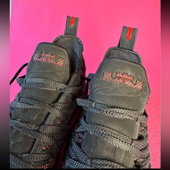 LEBRON 16 FRESH BRED BASKETBALL SHOES - Picture 10 of 10